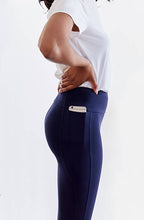 High waisted leggings with side pocket. Technical apparel by ADAY.