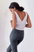 High waisted leggings with side pocket. Technical apparel by ADAY.